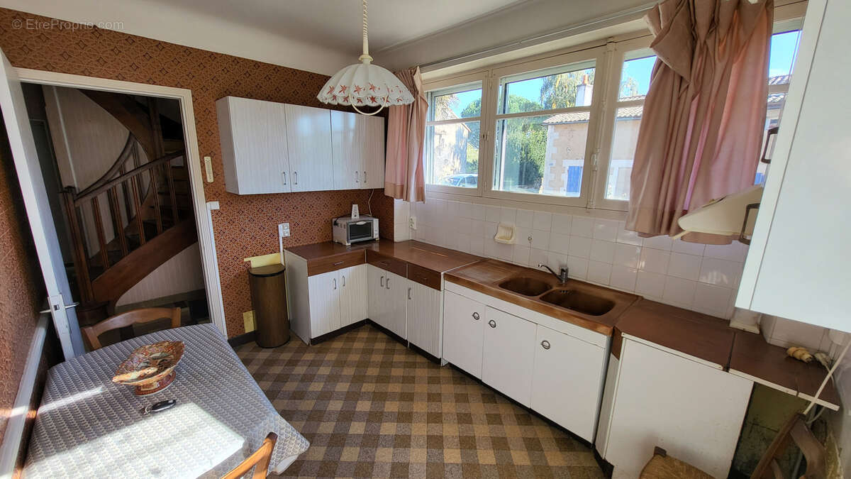 Maison à CEAUX-EN-COUHE