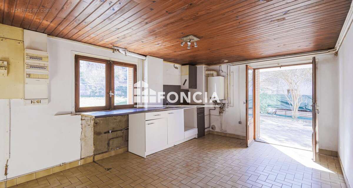 EXCLUSIVITE Saint Etienne de St Geoirs - au coeur du CENTRE VILLE! - photo 13