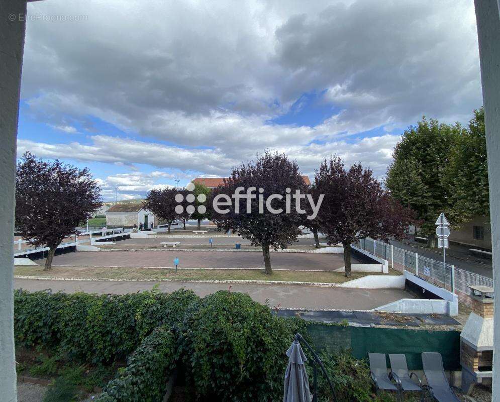 Appartement à VEAUCHE