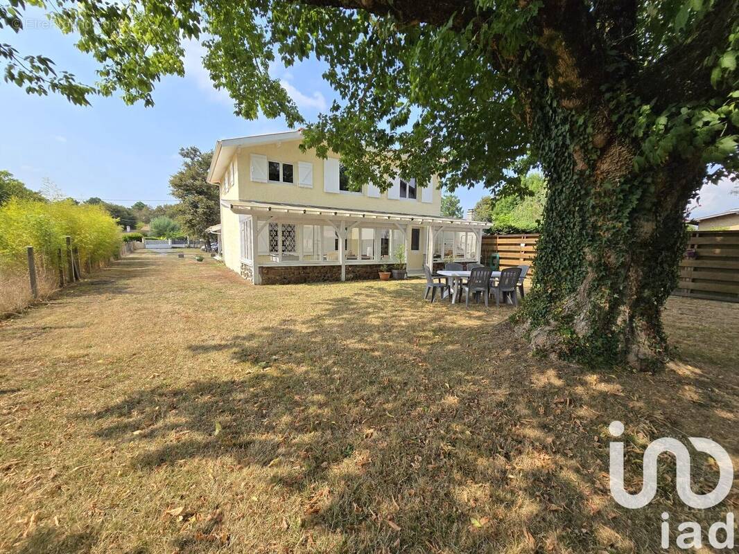 Photo 1 - Maison à SALLES