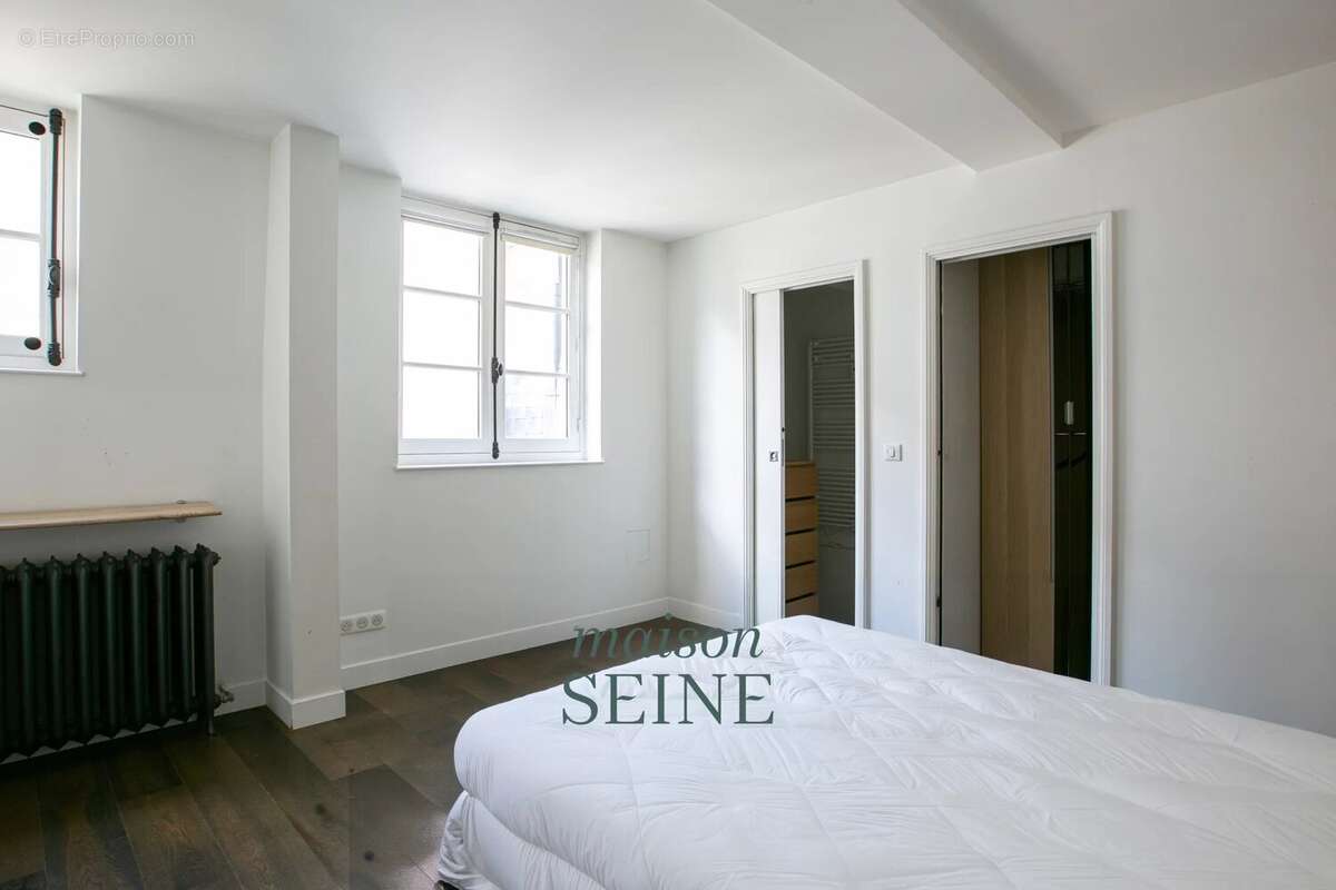 Appartement à NEUILLY-SUR-SEINE