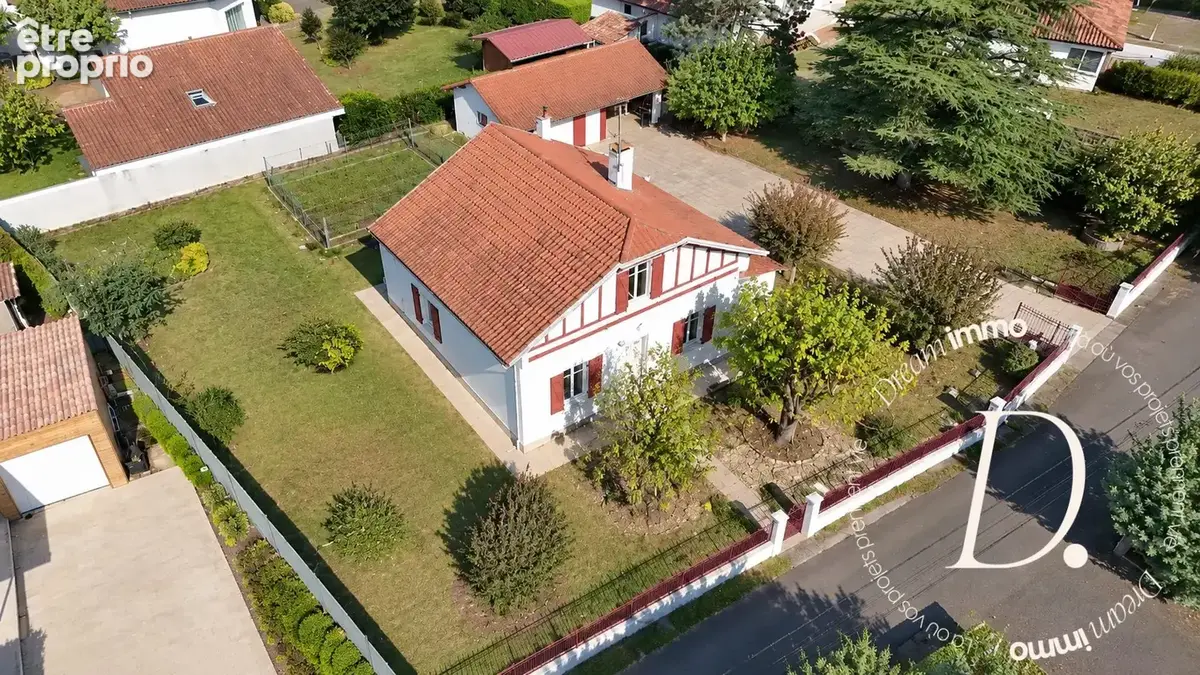 Maison à MEES