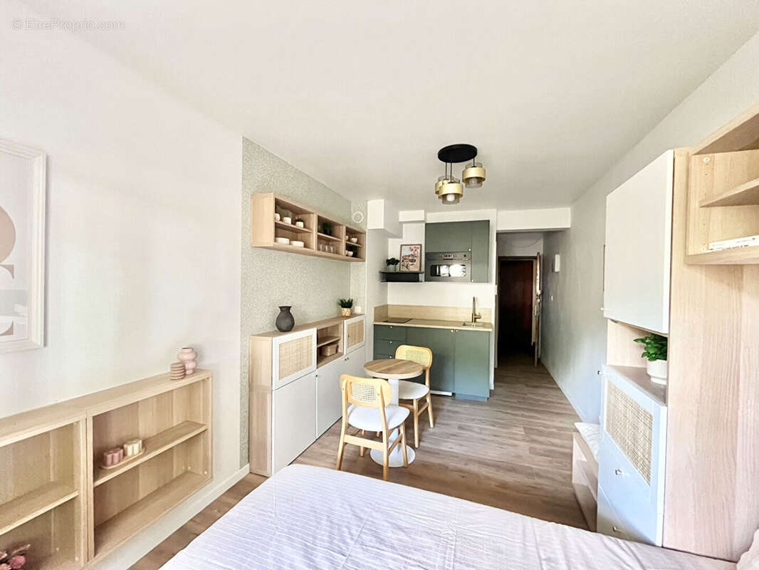 Appartement studio meublé Caen 1 pièce(s) 19.27 m2 - vendu libre - entièrement refait - cave et parking privatif - photo 3