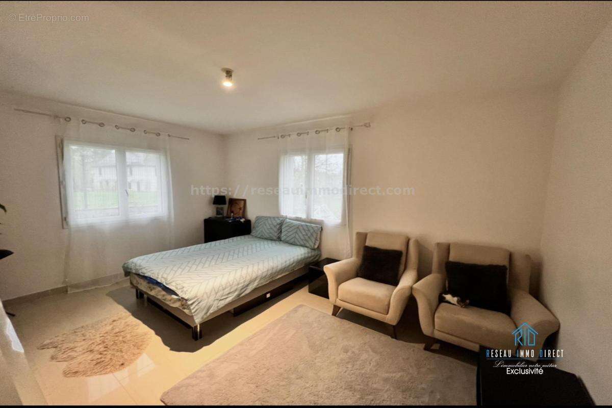 Maison à SAINT-JEAN-D'AVELANNE