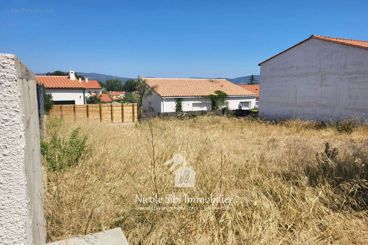Terrain 280 m² à Corbere-Les-Cabanes  - photo 3