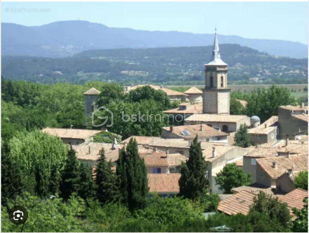 Dans un cadre magnifique en pleine nature , Proche du Village de la Roque d'Anthéron , Quartier préservé ,Terrain constructible  - photo 3