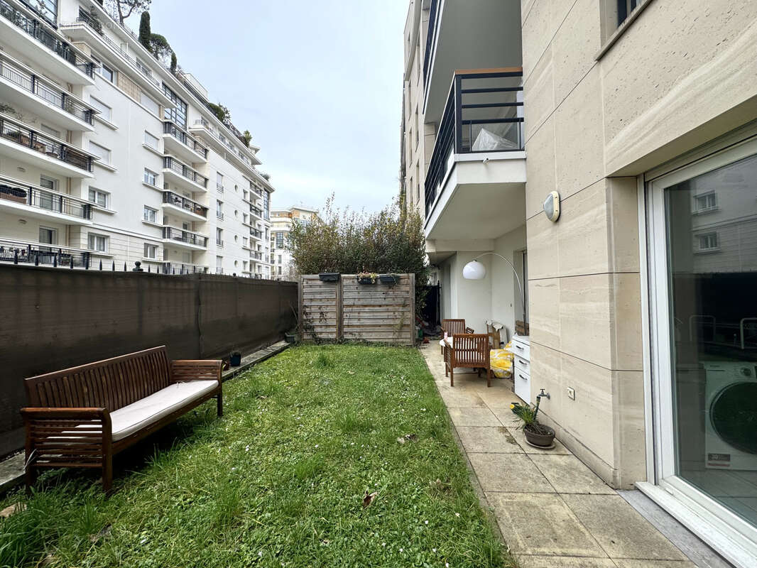 Appartement à COURBEVOIE