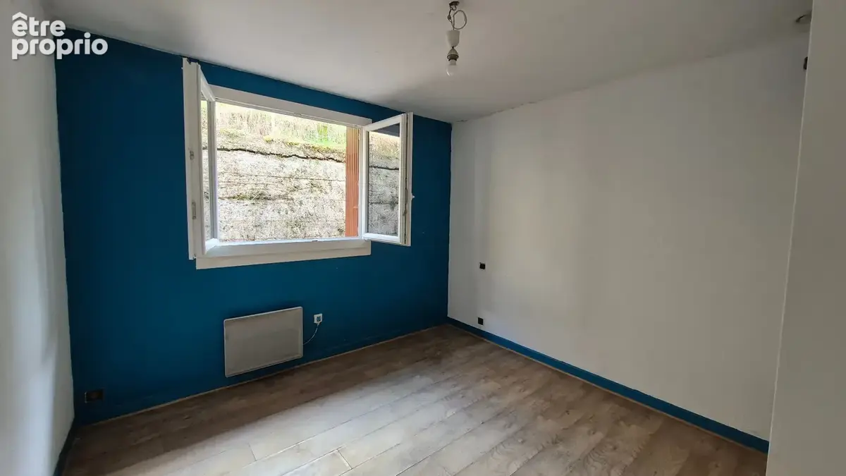 Maison de Type 3/4 avec jardin et garage, coeur de ville de VILLECOMTAL - photo 8