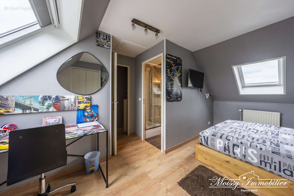 Maison à MOISSY-CRAMAYEL