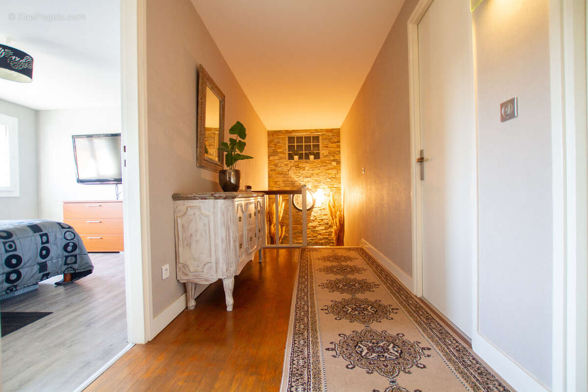 Maison à VILLENEUVE-LE-ROI