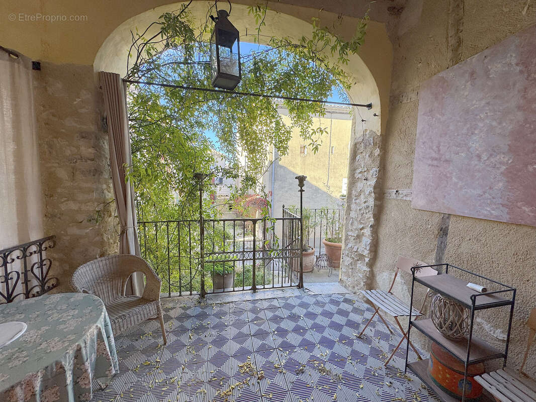 Maison à REVEST-DU-BION