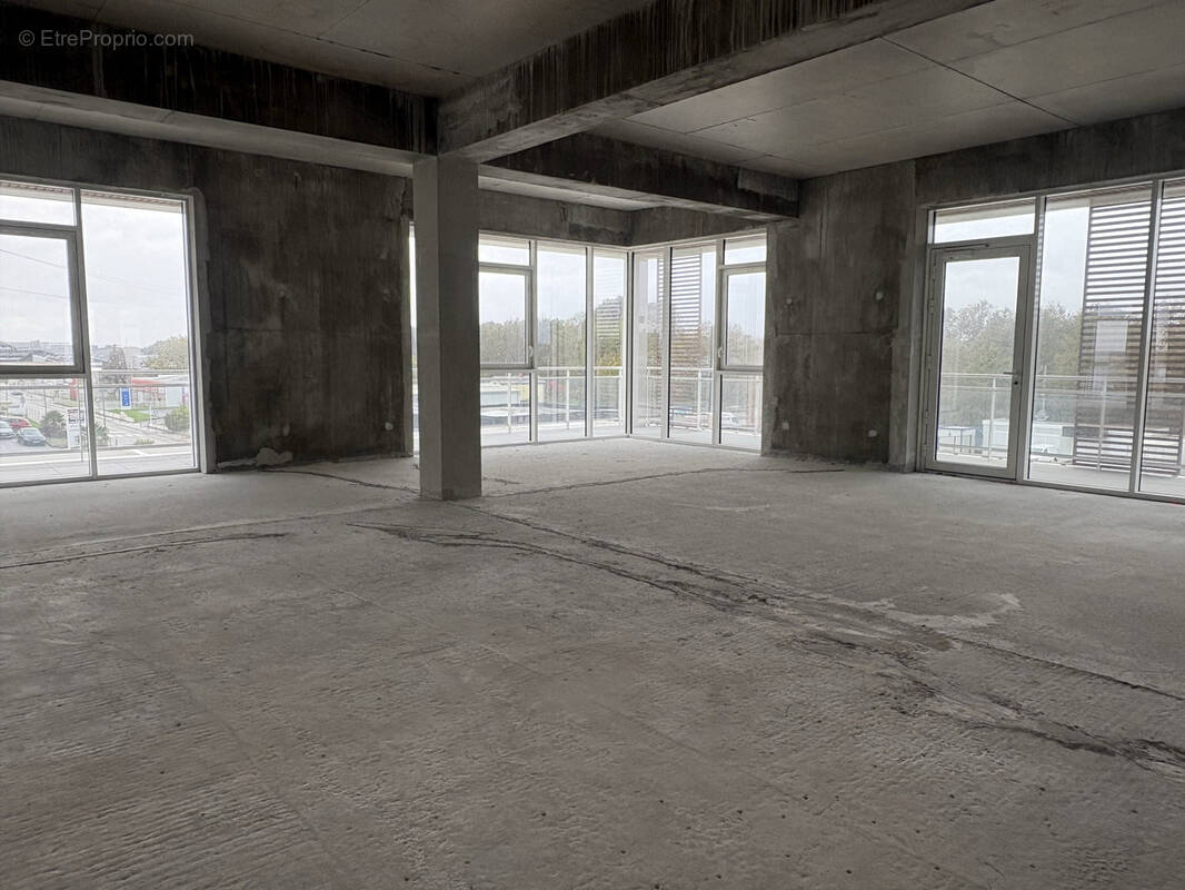 Commerce à MOUILLERON-LE-CAPTIF