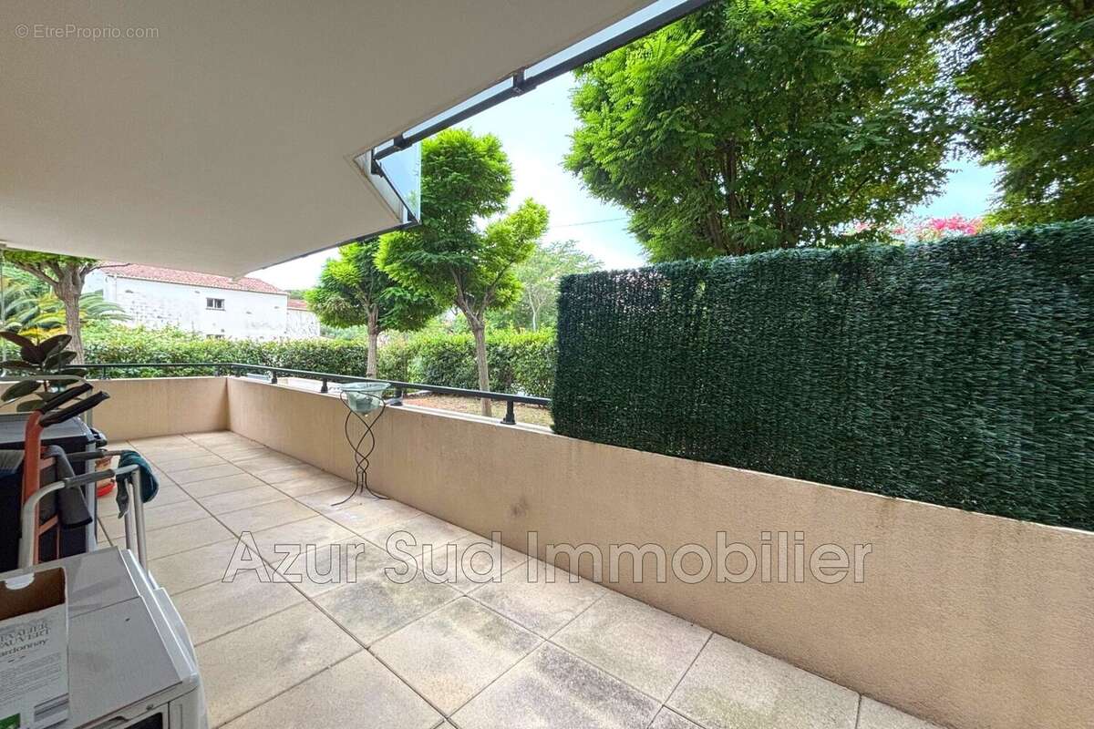 Appartement à VALLAURIS