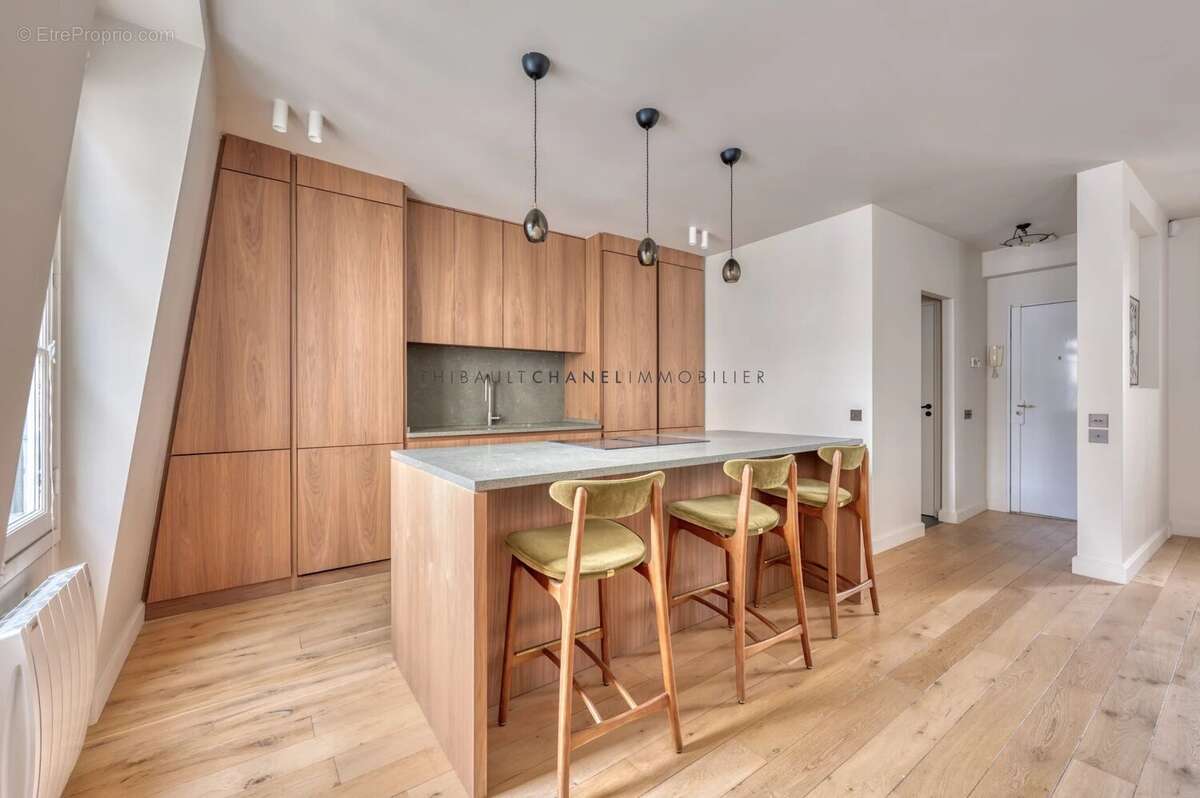 Appartement à PARIS-3E