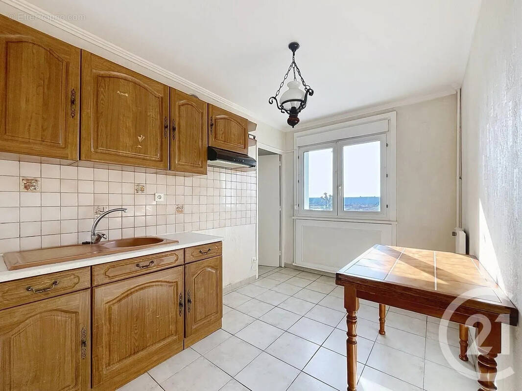 Appartement à LA CHAPELLE-SAINT-LUC