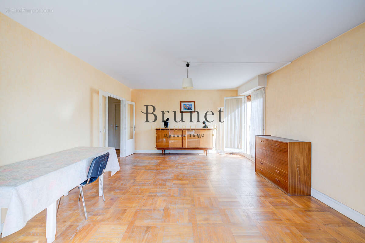 Appartement à SAINT-MAUR-DES-FOSSES