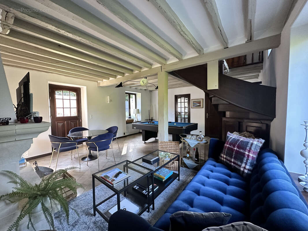 Maison à MILON-LA-CHAPELLE