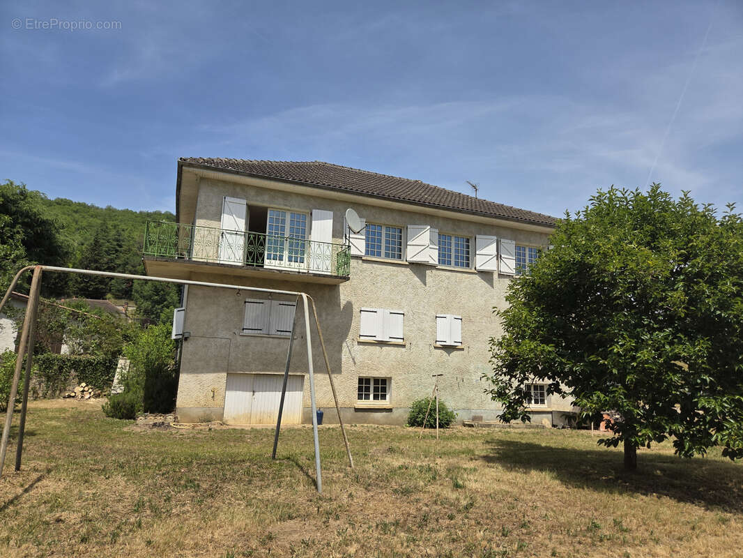 Maison traditionnelle composée de 3 logements avec grand jardin - photo 11