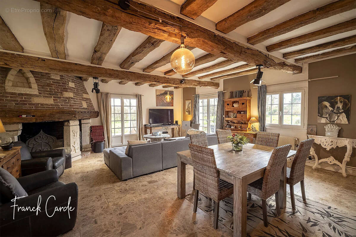 Maison à BUCHY