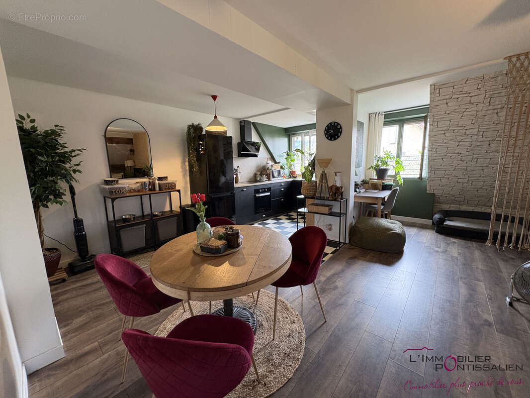 Pontarlier - proche hôpital : appartement de type 3 - photo 2
