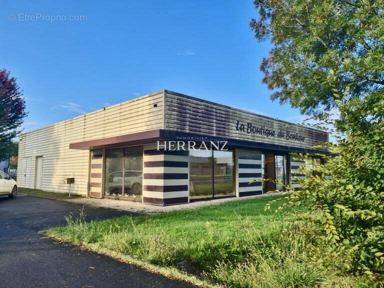 Commerce à SAINT-SEURIN-SUR-L'ISLE