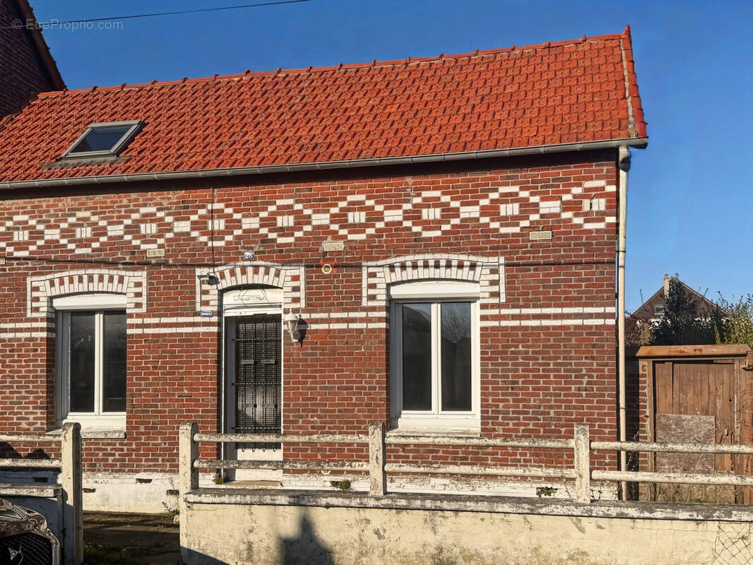 Maison à GREGES