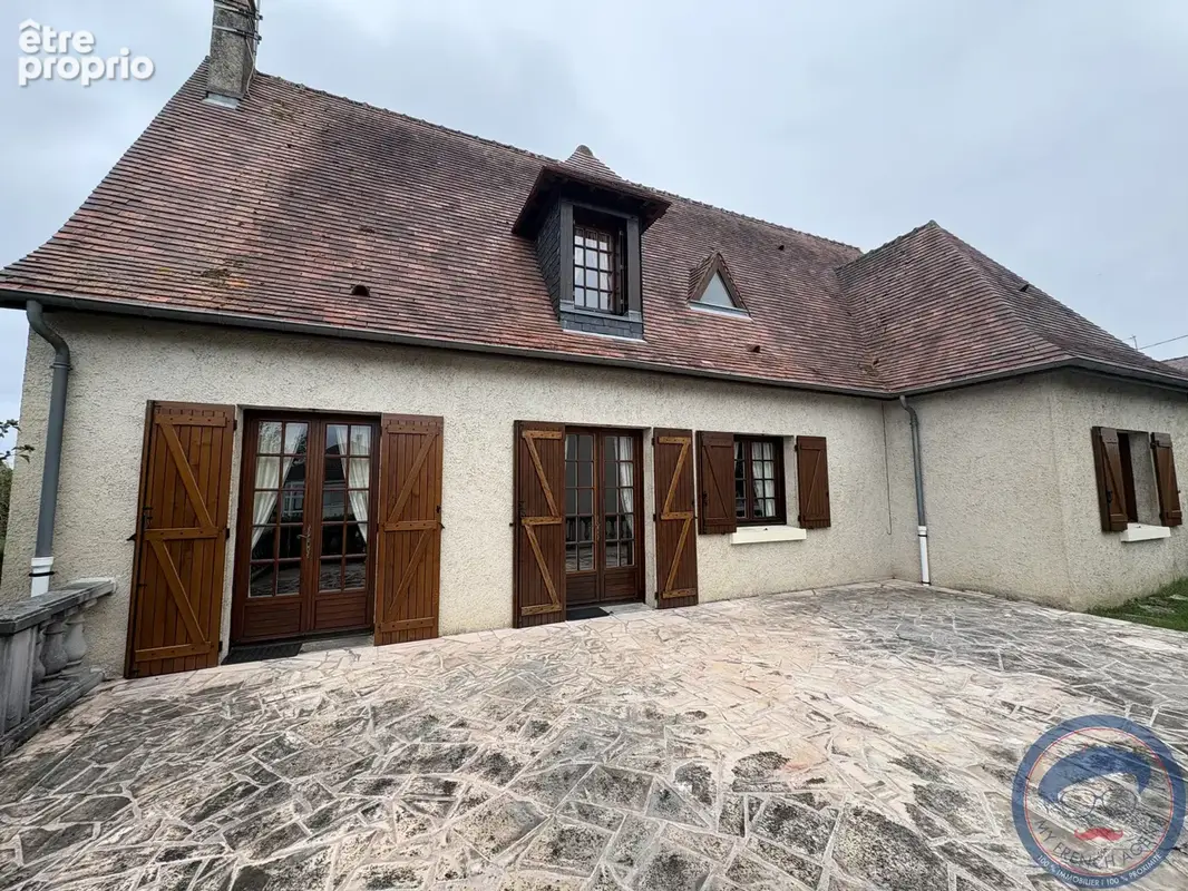 Maison à MONNAIE