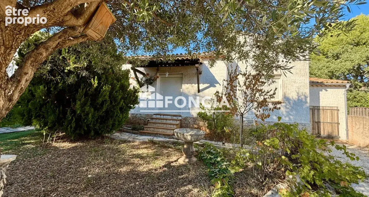 Maison de plain-pied T3 de 70 m² avec jardin arboré de 350 m² et piscine à La Farlède - photo 1