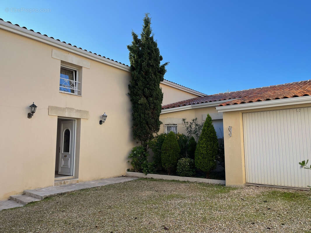Maison à COGNAC