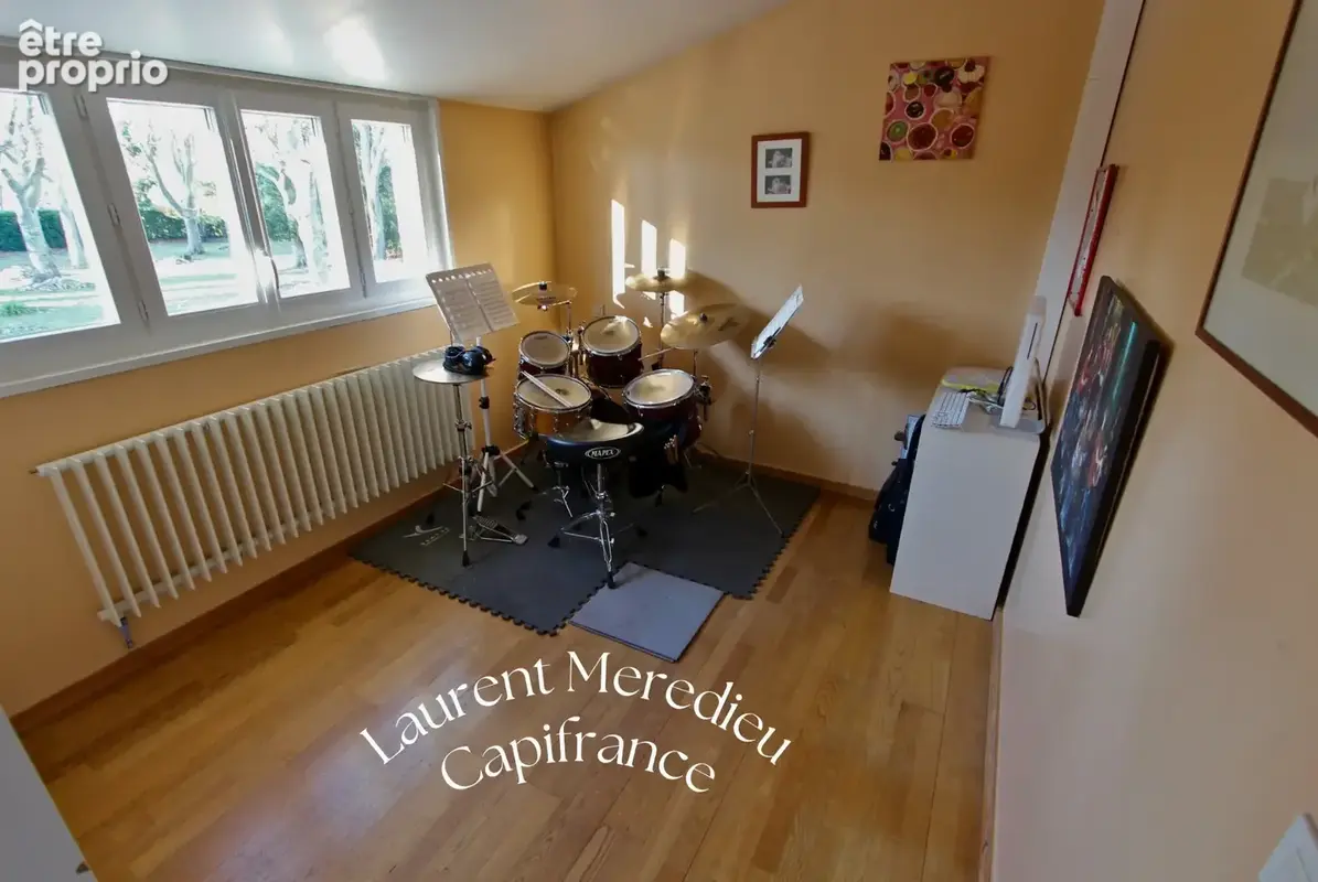Magnifique demeure en pierre avec grand jardin, piscine & espace professionnel - photo 10