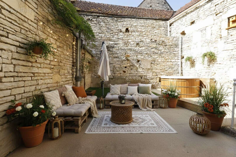Dpt Yonne (89), à vendre  SAINT VINNEMER Maison rénovée 3 chambres + dépendances 60 m² – Potentiel extension >150 m² – Cœur de v - photo 7
