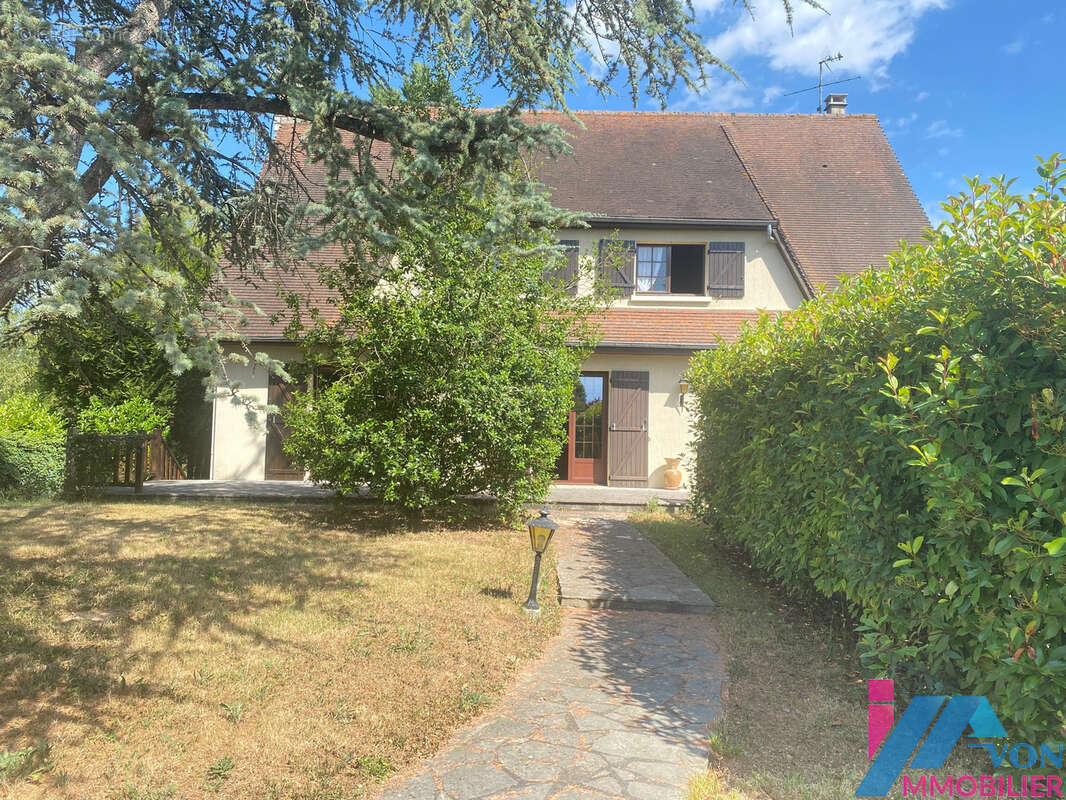 Maison à LA GENEVRAYE