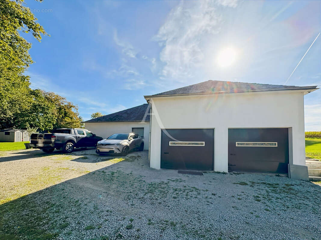 Maison à GRAND-CHAMP