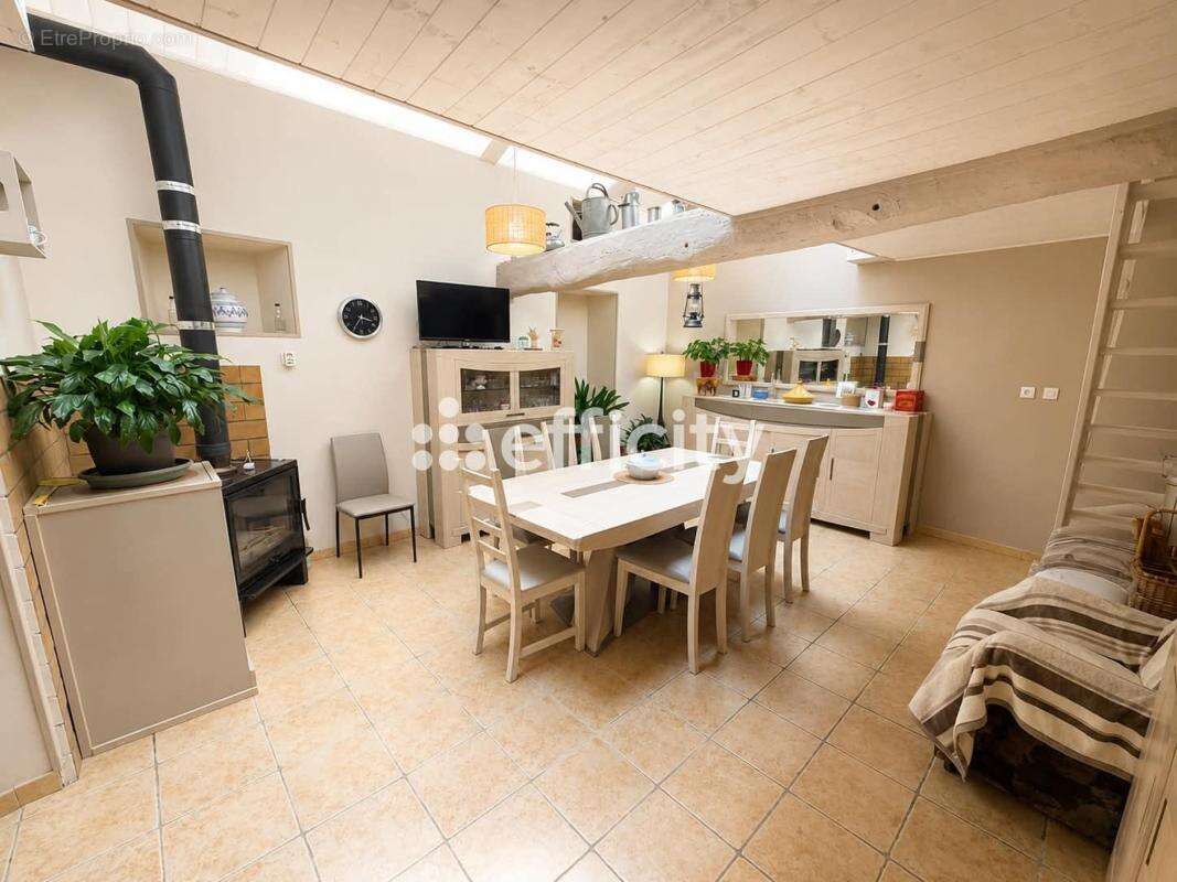 Maison 140 m² à Aulnay  - photo 2