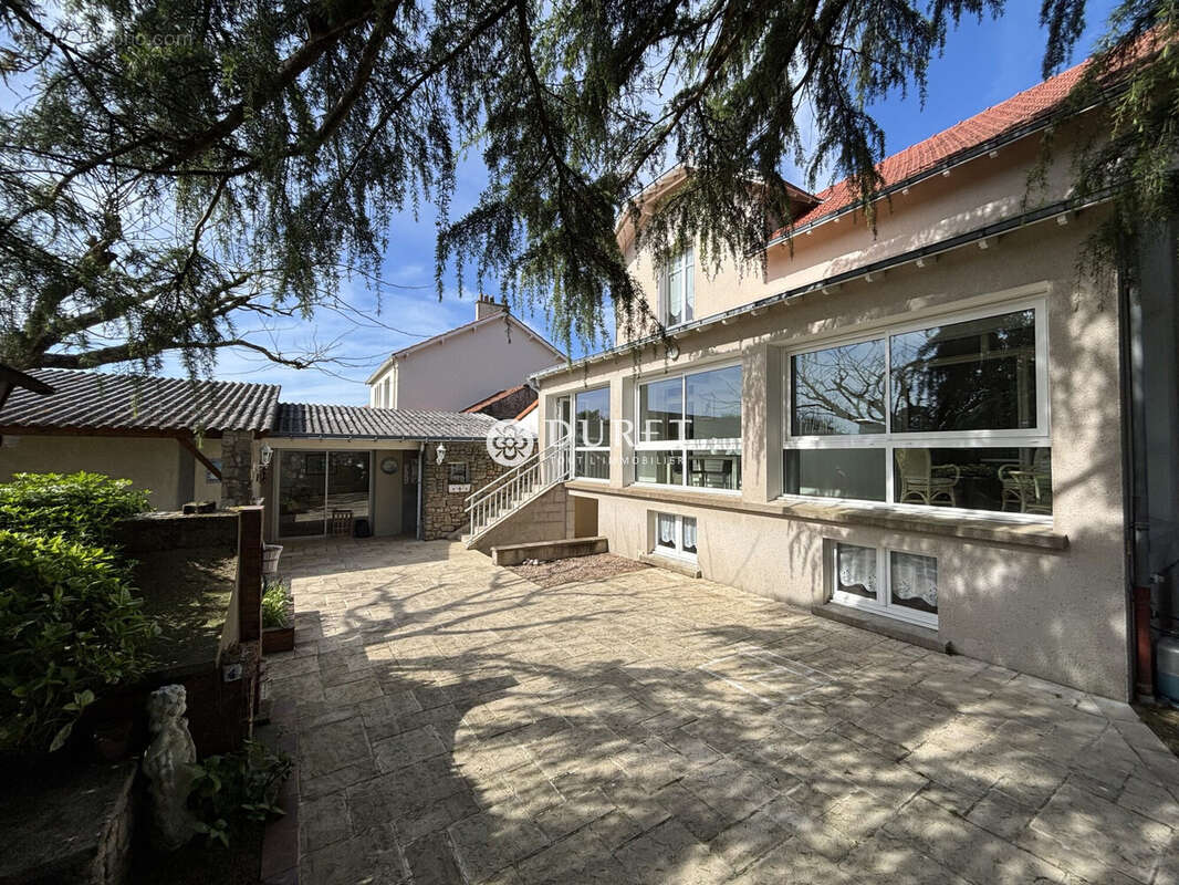 Maison à CUGAND