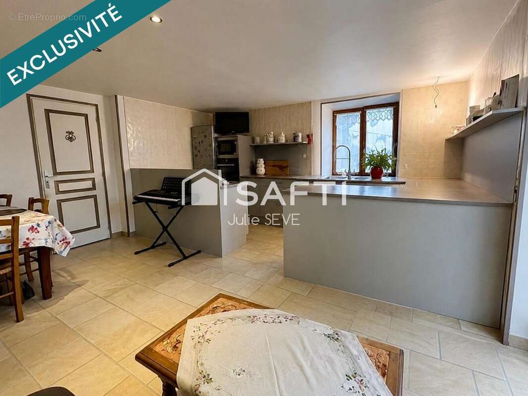 Maison 137 m² à Broissia  - photo 2