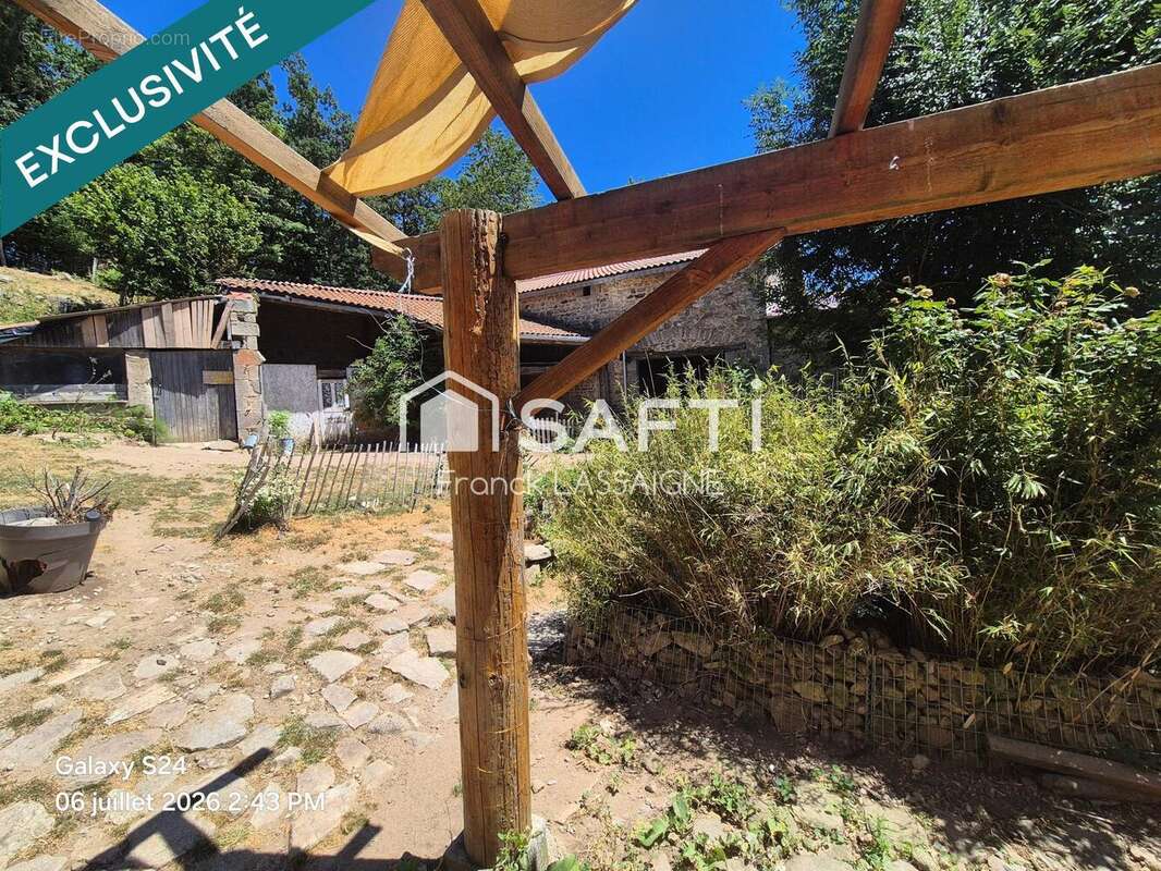Maison 363 m² à Cunlhat  - photo 4