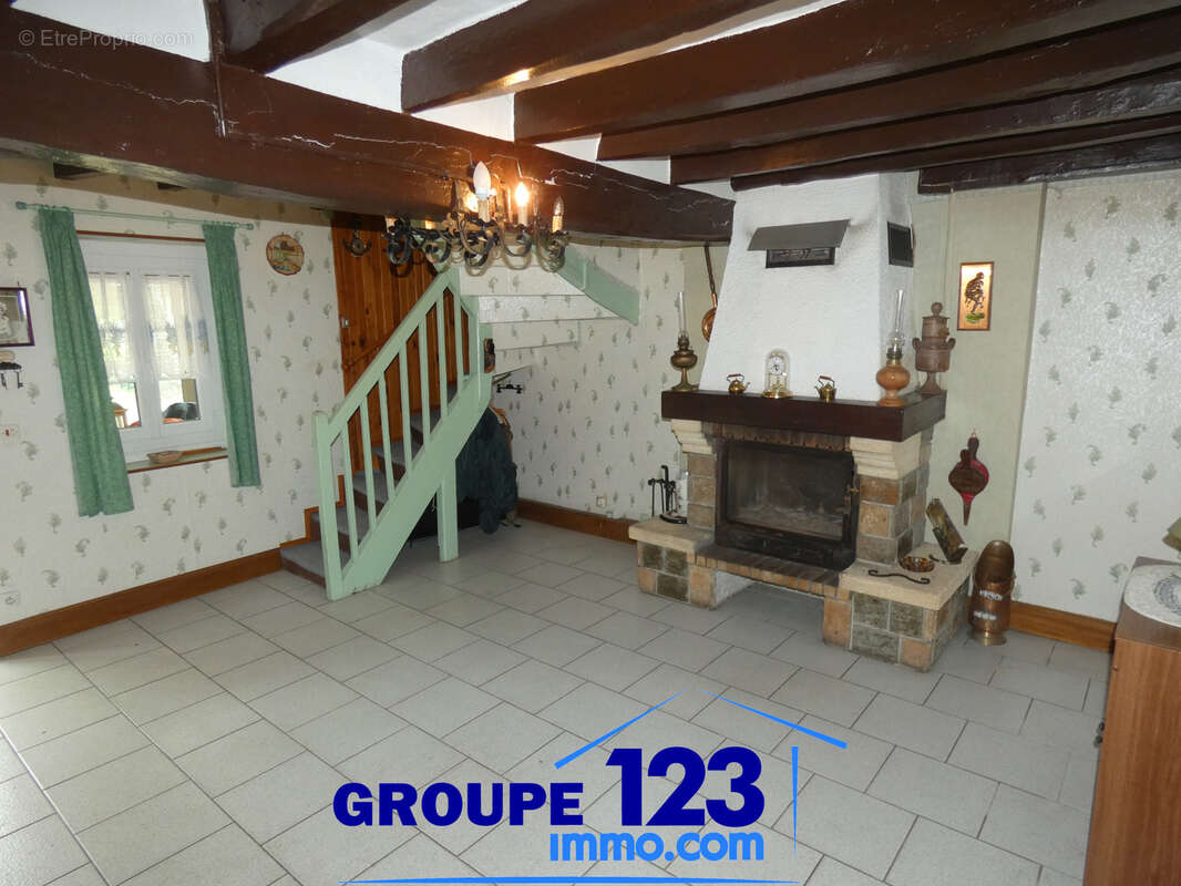 Maison à ESNON