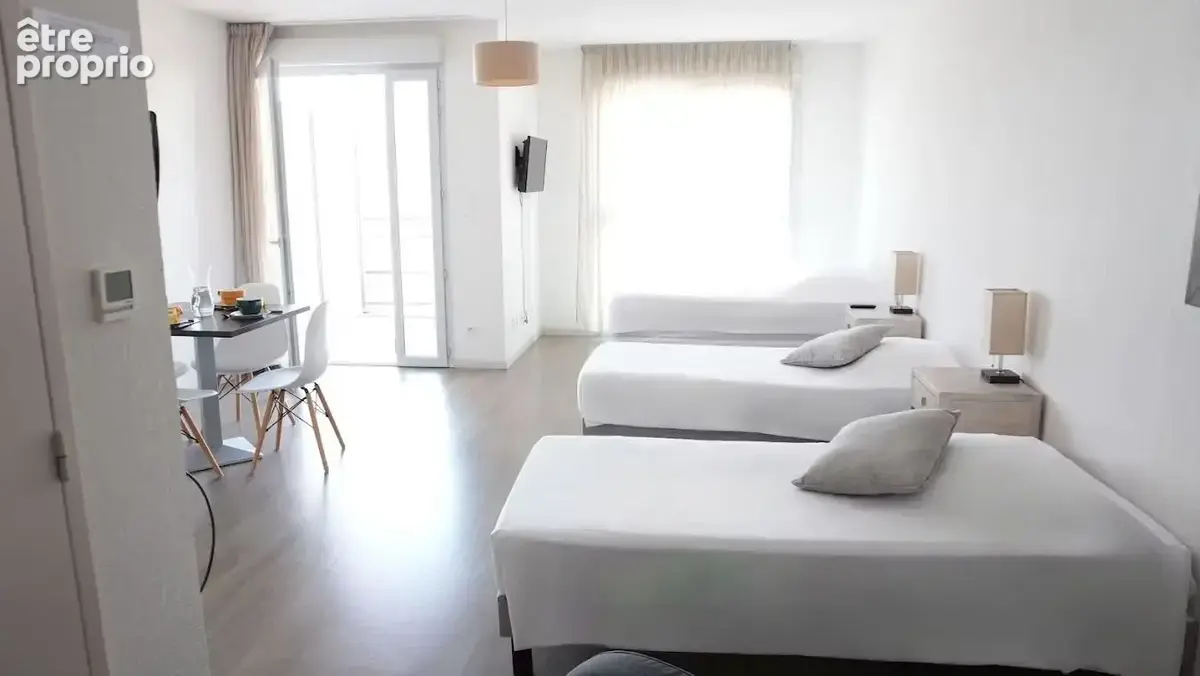 INVESTISSEMENT LOCATIF  YZEURE  Résidence Seniors Obeo Les Jardins du Danube  7,40 % de rentabilité - photo 3
