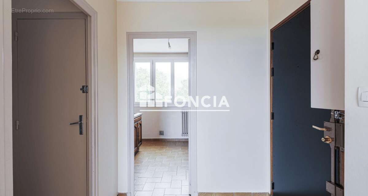 Appartement à SAINT-MARTIN-D'HERES