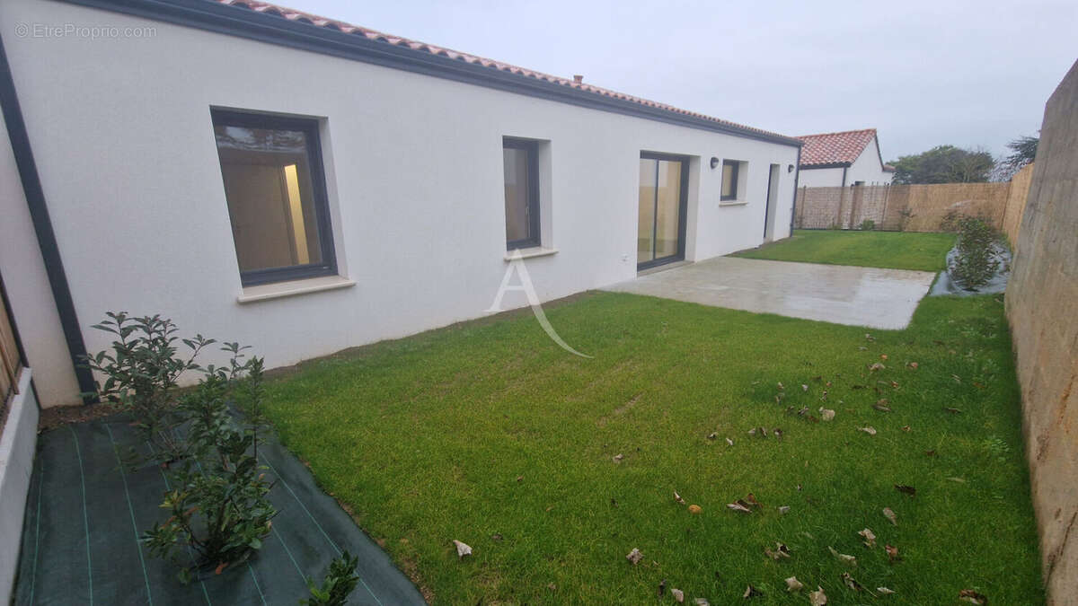 Maison à TALMONT-SAINT-HILAIRE