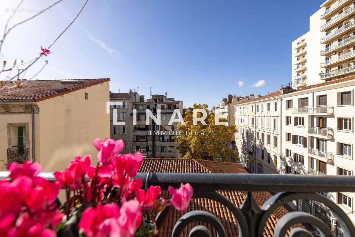Appartement à MARSEILLE-1E