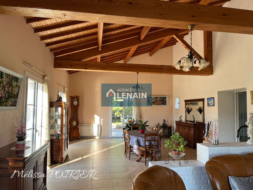 Maison à SAINT-MARTIN-DES-TILLEULS