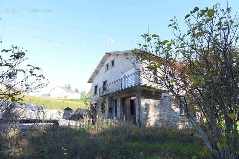 Maison à SAINT-AGREVE