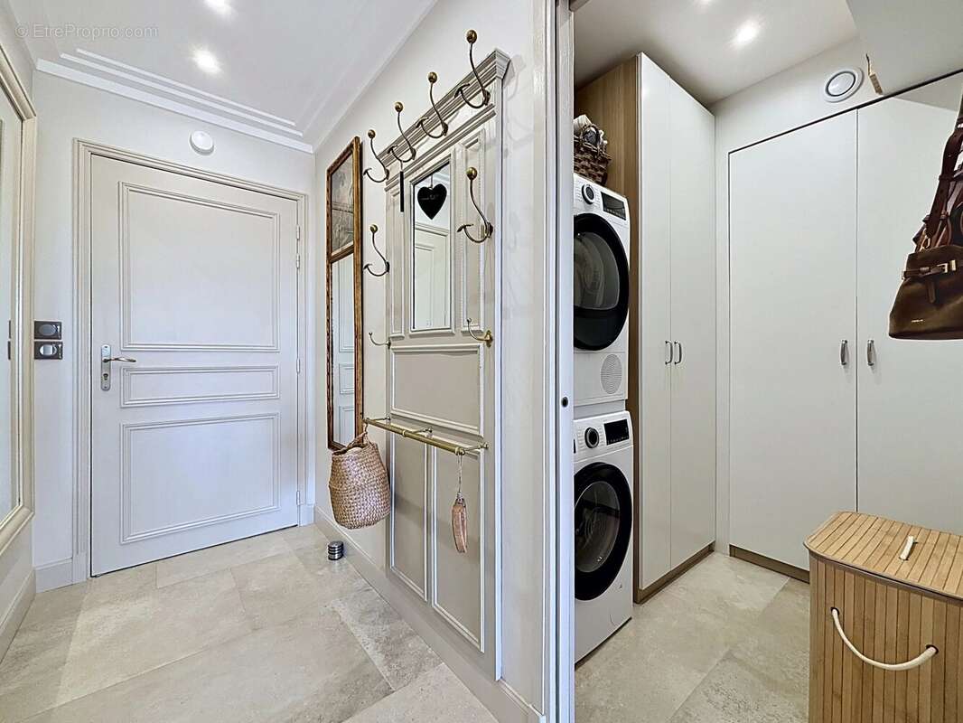 Appartement à VILLENEUVE-LOUBET