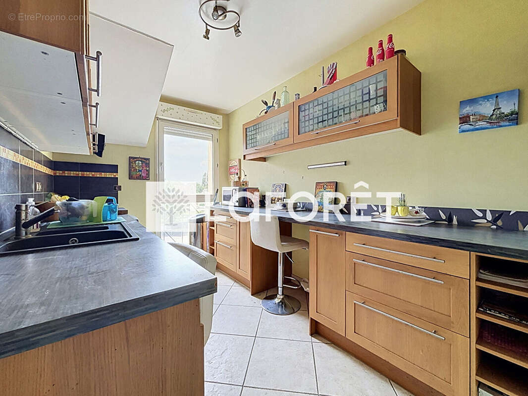Appartement à VERT-SAINT-DENIS
