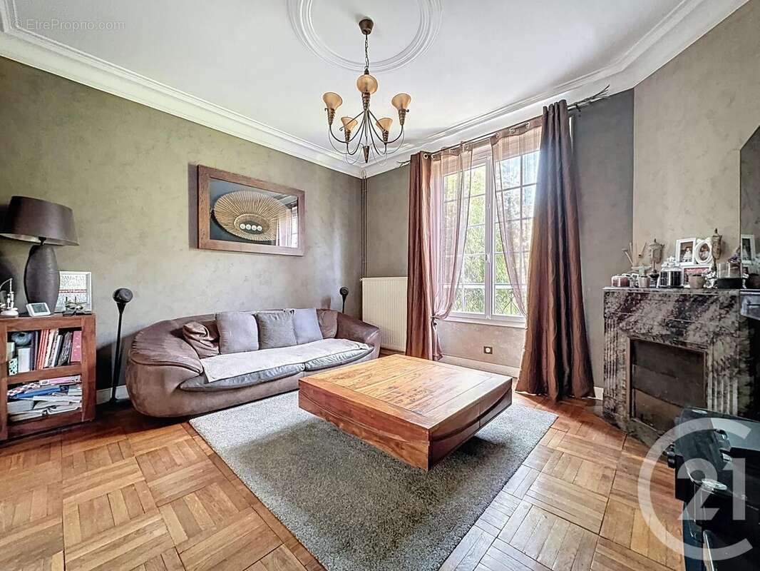 Maison à COURLON-SUR-YONNE