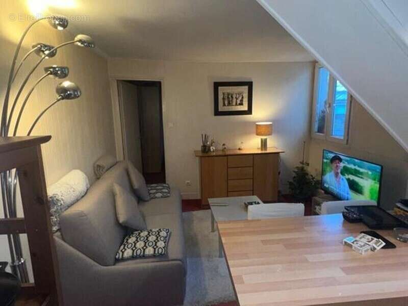 Appartement à PARIS-1E