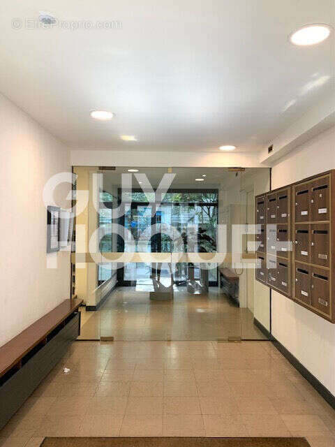 Parking à PARIS-18E