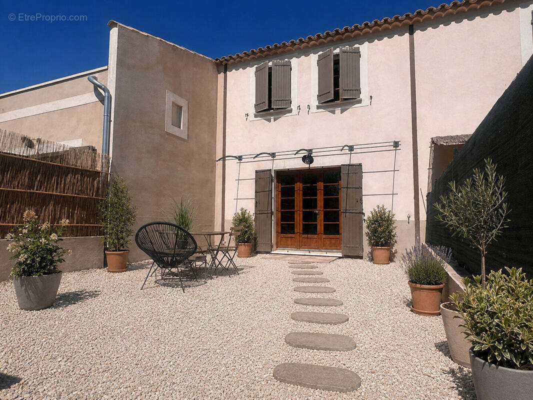 Maison à L'ISLE-SUR-LA-SORGUE